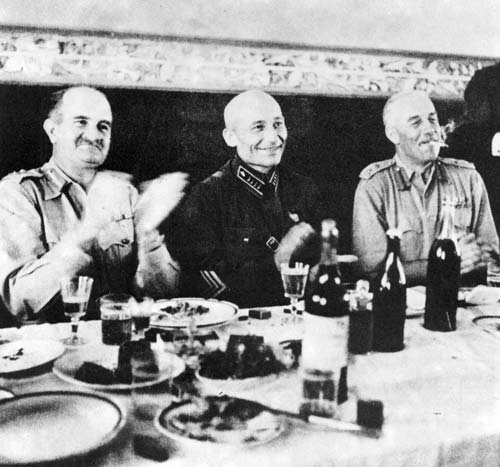 پرونده:Allies commanders in Ghazvin 1943.jpg