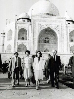 PrincessAshrafVisitIndiaTajMahalEsfand2536.jpg
