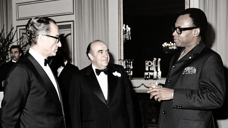 پرونده:ShahanshahHoveydaPresidentMobutuNiavaran1352.jpg