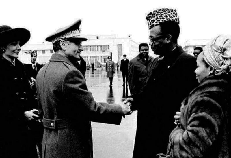 پرونده:ShahanshahShahbanouArrivalPresidentMobutu1352.jpg