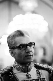Aryamehr25thReignShahanshahGolestanPalace1344k.jpg