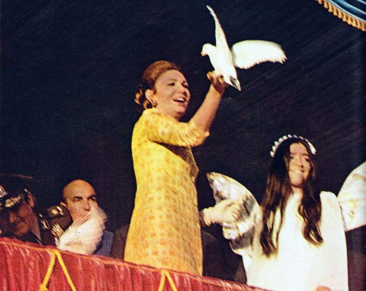 پرونده:ShahbanouBirthday22Mehr1348 9.jpg