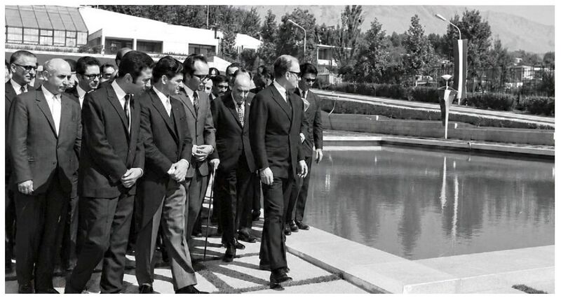 پرونده:ShahanshahAryamehrParkNiavaranOpening11Mehr1348b.jpeg