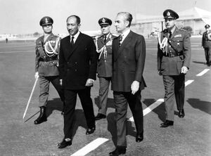 ShahanshahAryamehrPresidentSadat19Mehr1350m.jpg
