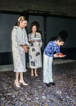 ShahanshahShahbanouRezaPahlaviSchool2537a18.jpg