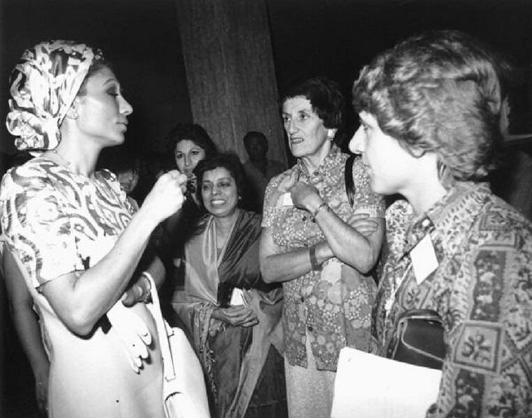 پرونده:ShahbanouThirdInternationalCongressWomenArchitectsRamsar1355a.jpg