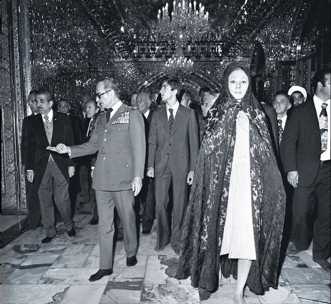 پرونده:ShahanshahShahbanouMashadKhorasanVisit2536a.jpg