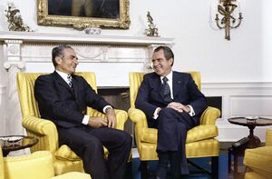 ShahanshahAryamehrPresidentNixonOvalOfficeAmordad1352.jpg