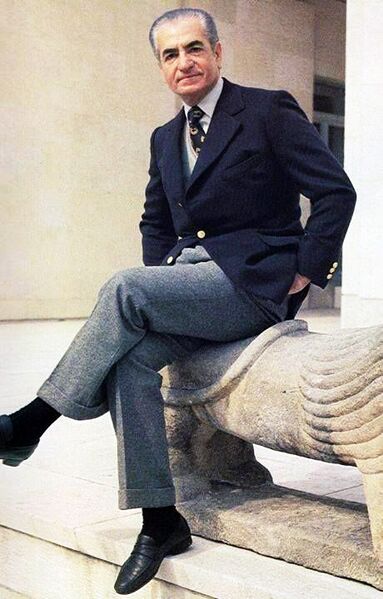 پرونده:ShahanshahAryamehrBestDressedPolitician1974.jpg