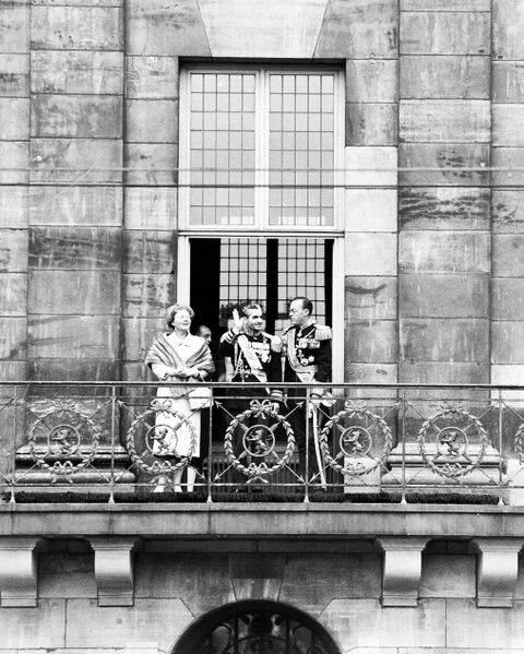 پرونده:ShahanshahQueenBeatrixNetherlands1338.jpg