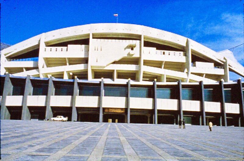پرونده:ShahbanouStadiumMehr1354a.jpg