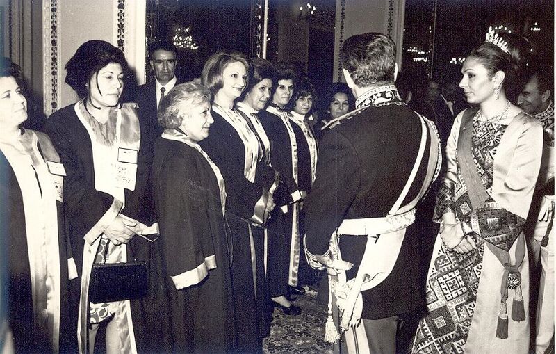 پرونده:ShahanshahAryamehrShahbanouNorooz1352b.jpg