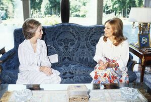 ShahbanouFarahPahlaviVaQueenSofia1978Tehran6.jpg