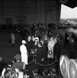 پرزیدنت کندی ورود شاهنشاه و شهبانو را خوش‌آمد می‌گوید