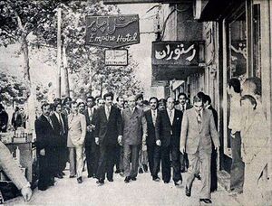 SaddamHosseinWalkingStreetsTehran1354.jpg