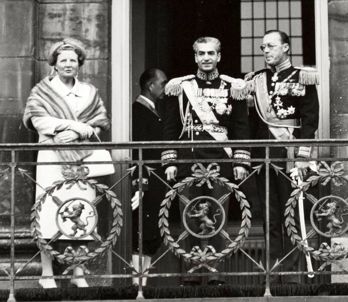 پرونده:ShahanshahQueenBeatrixArrivalNetherlands1338b.jpg