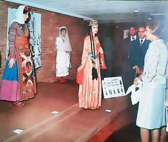 پرونده:ShahbanouPictorialModernityArmenianWomenIran1353a.jpg