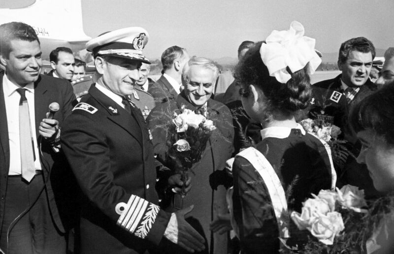 پرونده:ShahanshahAryamehrVladivostokAirportMehr1347.jpg