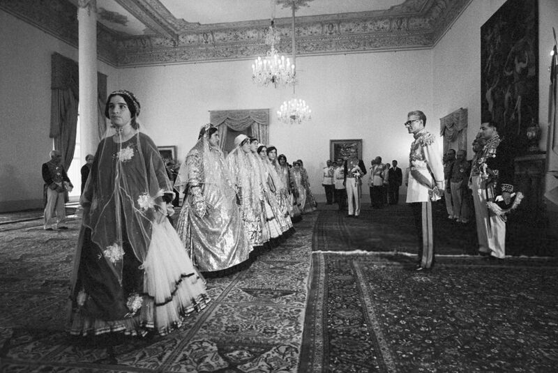 پرونده:Aryamehr25thReignShahanshahGolestanPalace1344s.jpg