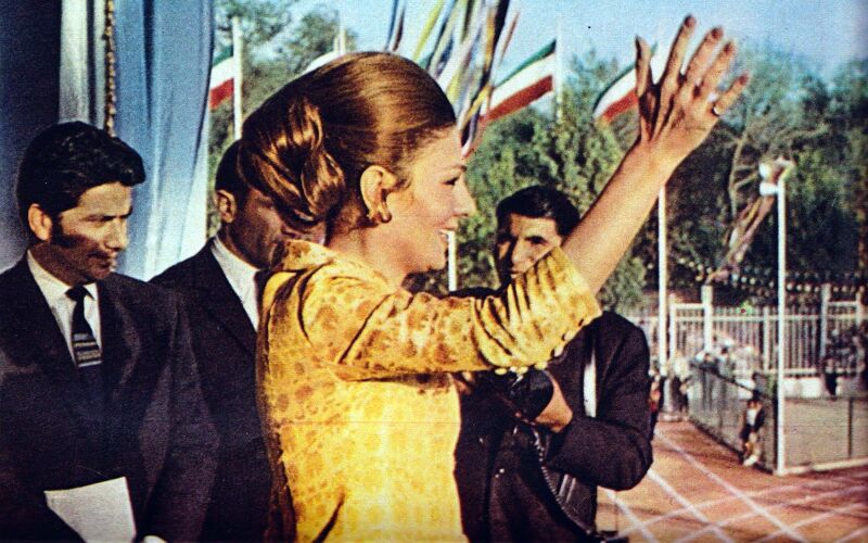 پرونده:ShahbanouBirthday22Mehr1348 5.jpg