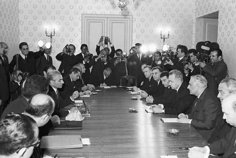 پرونده:ShahanshahOfficialTalksAlexeiKosyginPMSoviet1347.jpg