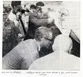 شاهنشاه از چادر شیر و خورشید سرخ بازدید می‌کنند