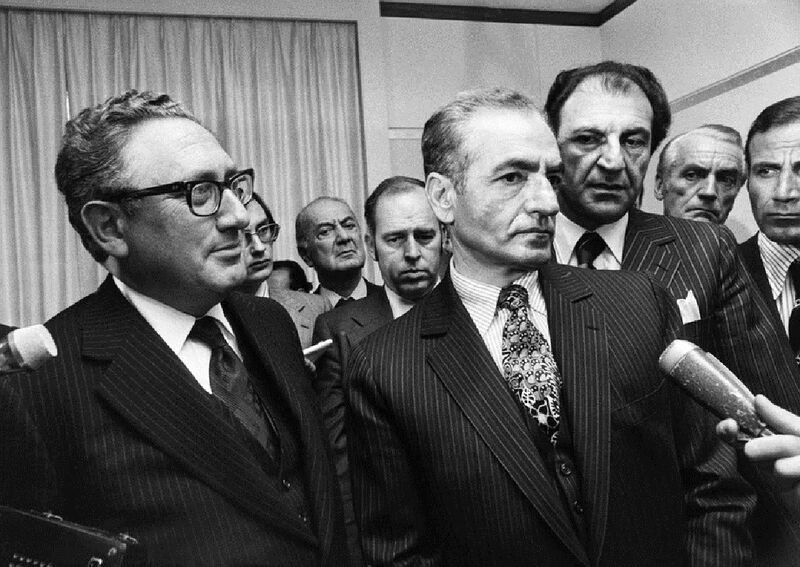 پرونده:ShahanshahKissingerZurichIranianOil1353.jpg
