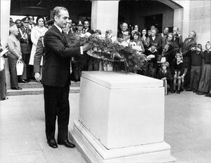 ShahanshahLayingWreathWarMemorial CanberraMehr1353.jpg