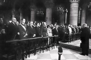 ShahanshahDeGaulleFuneralNotreDame1349b.jpg