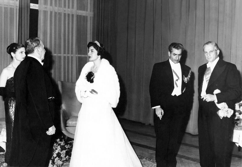 پرونده:ShahanshahPrisedentShamounQueenSorayaPMLebonanAzar1336.jpg